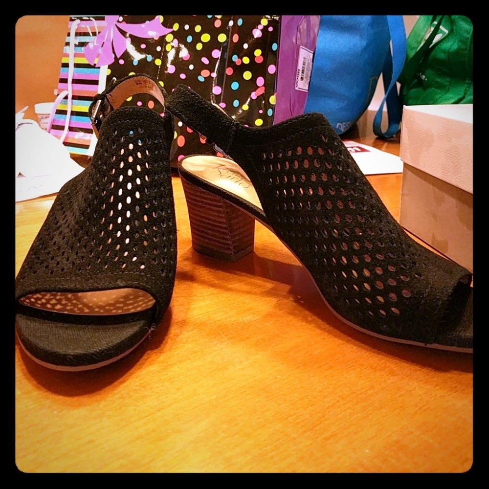 BNWT black mesh sandal